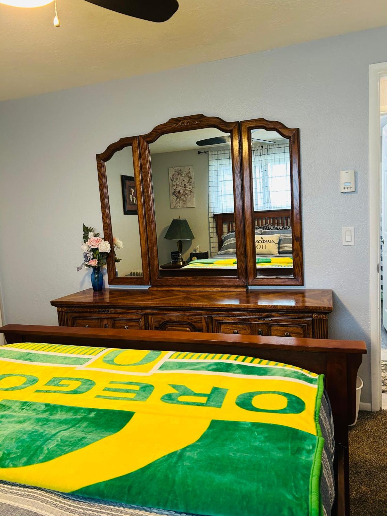 Emerald City 3 Bedroom 1 Bath Home Eugene Extérieur photo